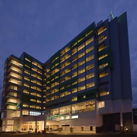 Whiz Prime Hotel Megamas Μανάντο Εξωτερικό φωτογραφία