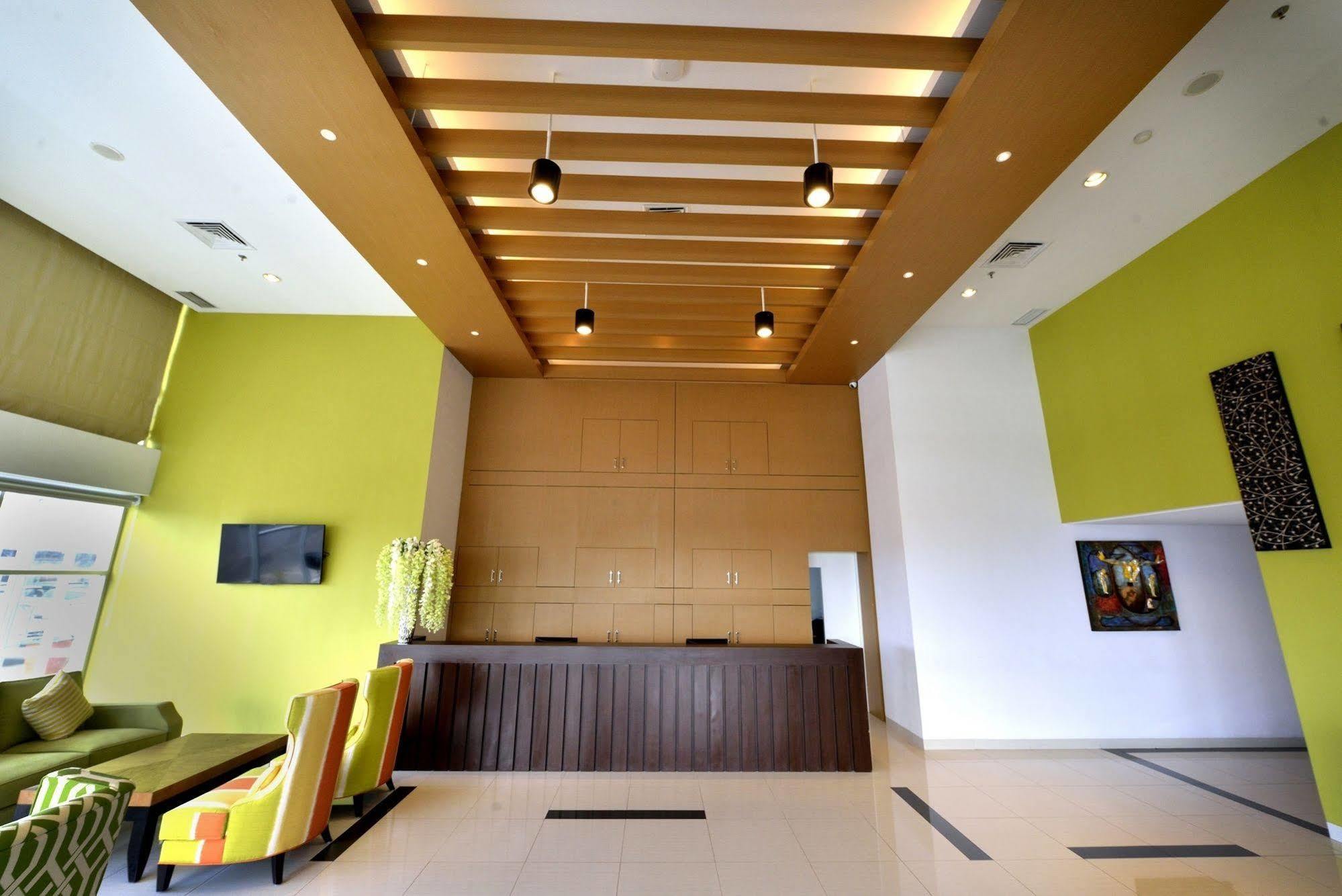 Whiz Prime Hotel Megamas Μανάντο Εξωτερικό φωτογραφία