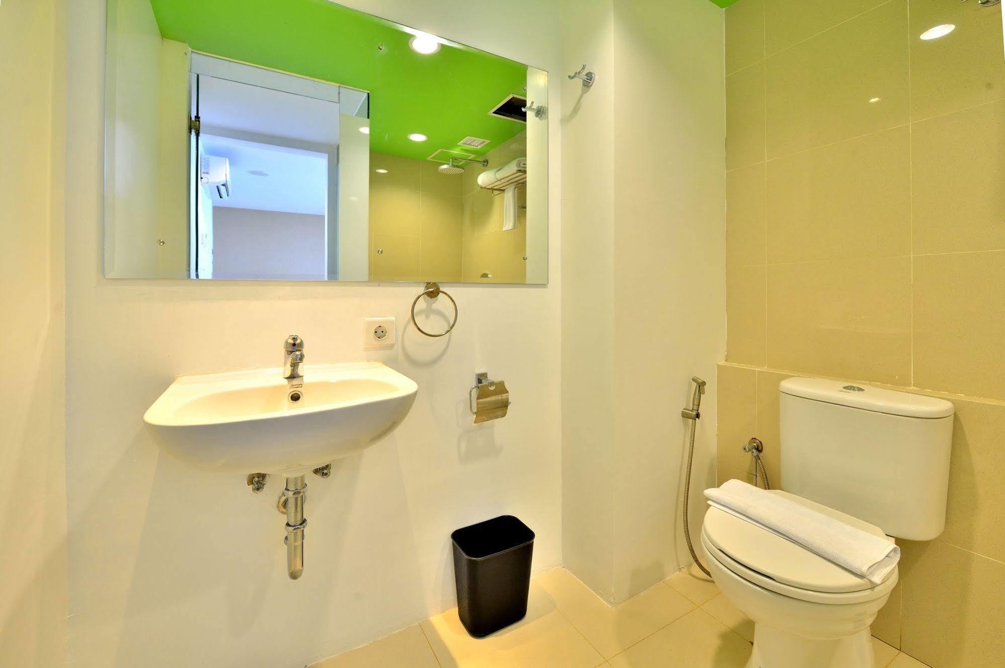 Whiz Prime Hotel Megamas Μανάντο Εξωτερικό φωτογραφία