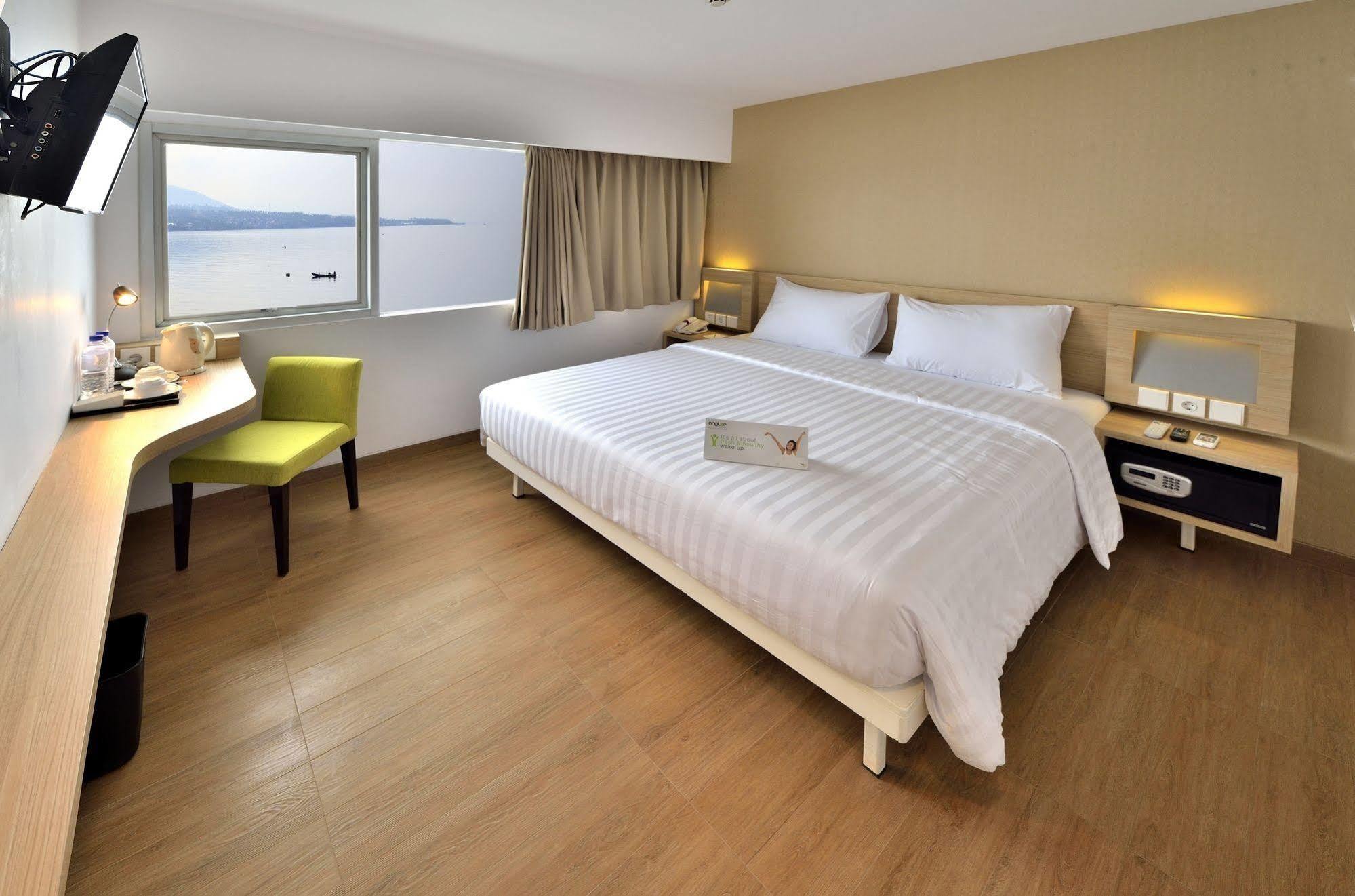 Whiz Prime Hotel Megamas Μανάντο Εξωτερικό φωτογραφία