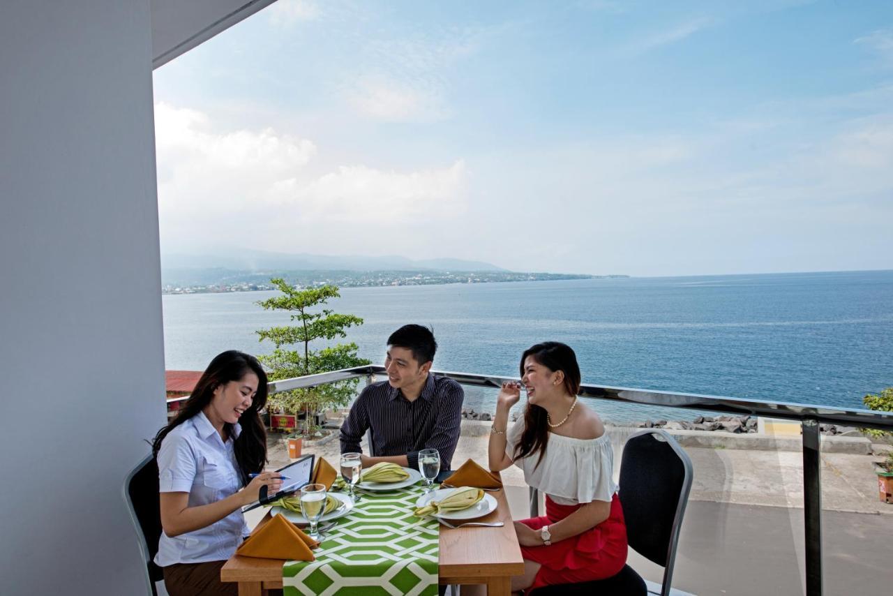 Whiz Prime Hotel Megamas Μανάντο Εξωτερικό φωτογραφία