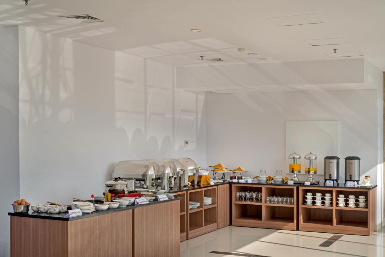 Whiz Prime Hotel Megamas Μανάντο Εξωτερικό φωτογραφία